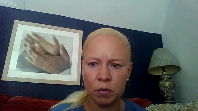 Snapshot of jennyblondeuk chatting on July 29, 3:10 pm jennyblondeuk online show from July 29, 3:10 pm