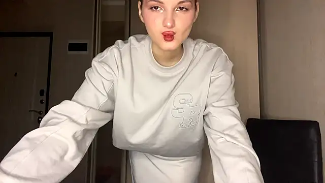 EmllyLighty online show from January 11, 8:30 am