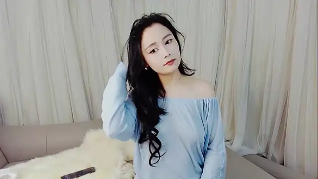 Snapshot of HCOCO chatting on February 24, 1:42 pm HCOCO online show from February 24, 1:42 pm