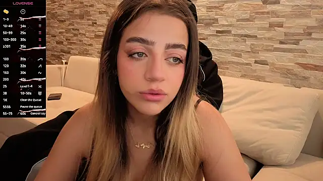 Snapshot of cute_emmma chatting on July 9, 11:47 am cute emmma online show from July 9, 11:47 am
