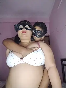 Snapshot of DesiSeductress chatting on March 26, 6:24 pm DesiSeductress online show from March 26, 6:24 pm