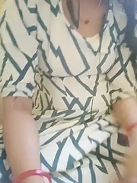 Snapshot of suman_bhabhi001 chatting on February 27, 7:08 am suman bhabhi001 online show from February 27, 7:08 am