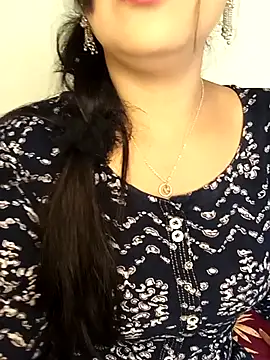 Snapshot of Deshi_bhabhi143 chatting on May 8, 5:13 am Deshi bhabhi143 online show from May 8, 5:13 am