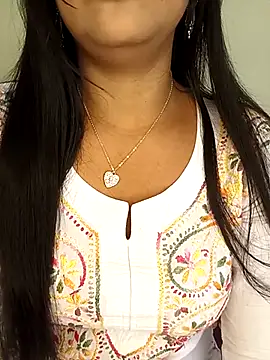 Snapshot of Deshi_bhabhi143 chatting on May 15, 5:47 am Deshi bhabhi143 online show from May 15, 5:47 am