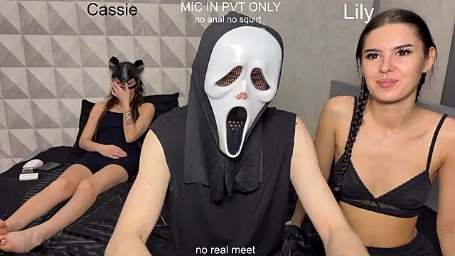 girls secrets online show from February 18, 11:06 am