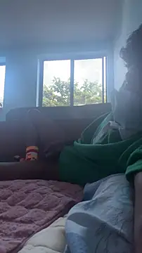 Snapshot of femboyish2004 chatting on December 22, 11:18 am femboyish2004 online show from December 22, 11:18 am