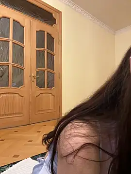 Snapshot of LuxBrunette_ chatting on June 14, 6:15 am LuxBrunette online show from June 14, 6:15 am