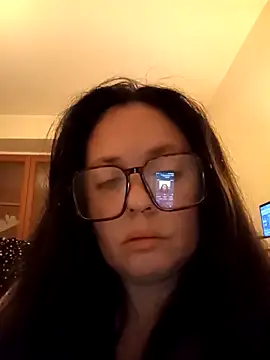 Snapshot of EdgedSleeve chatting on March 10, 8:25 pm EdgedSleeve online show from March 10, 8:25 pm