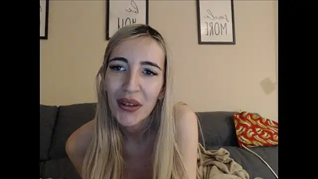 Snapshot of BarbieBlondieGirl chatting on May 24, 10:26 pm BarbieBlondieGirl online show from May 24, 10:26 pm