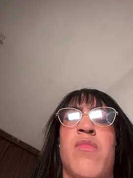Snapshot of ValentinaEvanz chatting on May 6, 8:58 pm ValentinaEvanz online show from May 6, 8:58 pm