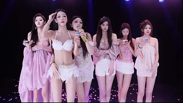 RV-525- online show from February 3, 2:53 am