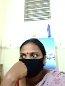 Snapshot of Hot_Sweety02 chatting on February 15, 12:18 am Hot Sweety02 online show from February 15, 12:18 am