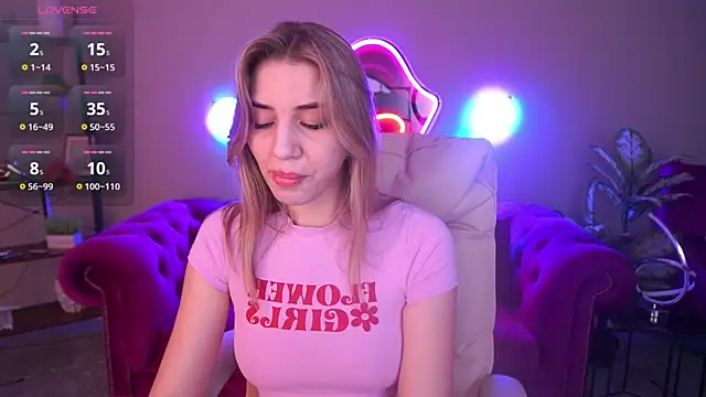 GinnyQueen online show from March 18, 7:44 am