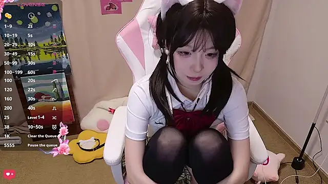 cuteqiqi online show from May 12, 1:41 pm