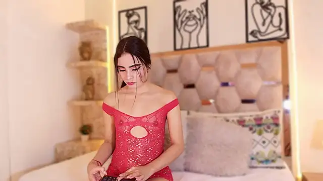 Snapshot of Sophieh_Sweet chatting on February 8, 3:54 am Sophieh Sweet online show from February 8, 3:54 am