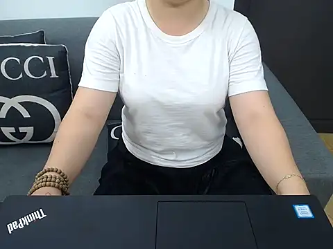 Snapshot of Coffee_Milktea chatting on May 16, 10:36 am Coffee Milktea online show from May 16, 10:36 am