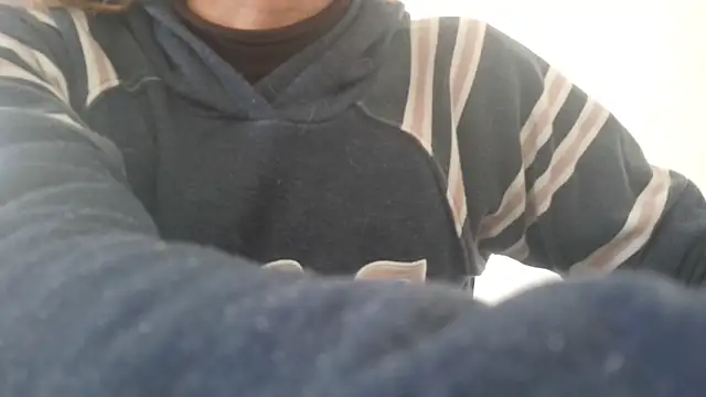 Filipasantoss1 online show from December 22, 3:09 pm