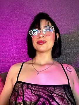 Snapshot of luna_gv chatting on January 6, 10:08 am luna gv online show from January 6, 10:08 am