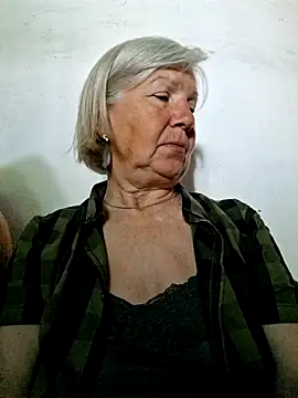Snapshot of KlaudiaDarling chatting on May 29, 5:27 am KlaudiaDarling online show from May 29, 5:27 am