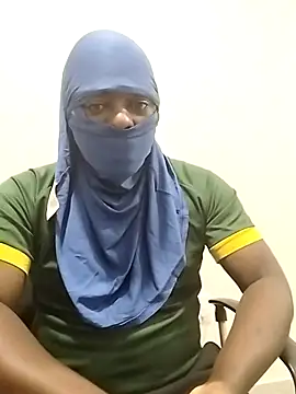 Snapshot of Bra-G chatting on December 22, 8:50 pm Bra-G online show from December 22, 8:50 pm