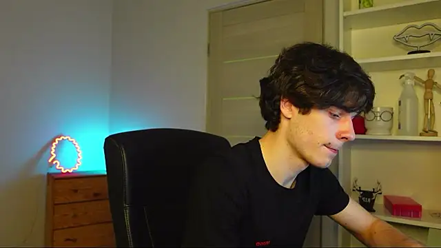 Snapshot of Daniel_Shawnn chatting on February 28, 6:20 pm Daniel Shawnn online show from February 28, 6:20 pm