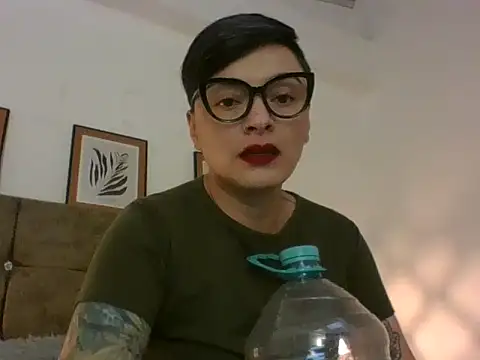 kat paradise online show from February 19, 11:39 am