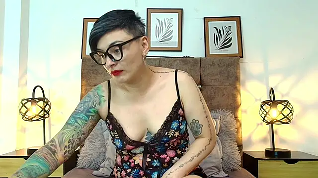 Snapshot of kat_paradise chatting on July 6, 3:03 pm kat paradise online show from July 6, 3:03 pm