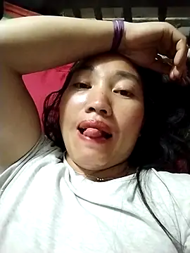 Snapshot of Lovephay8x chatting on May 6, 9:42 pm Lovephay8x online show from May 6, 9:42 pm