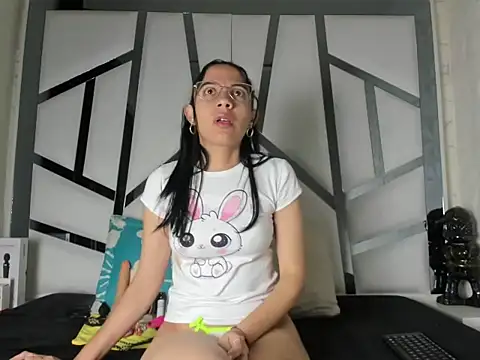 Lunahot68 online show from April 30, 2:51 am