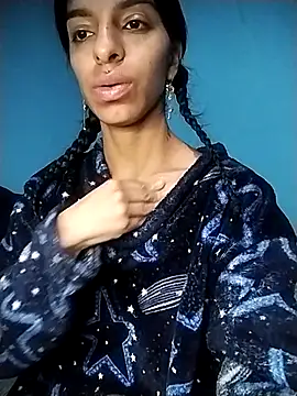 Snapshot of Alma_Kieran chatting on January 8, 5:10 am Alma Kieran online show from January 8, 5:10 am