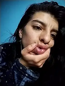 Snapshot of Alma_Kieran chatting on January 9, 3:42 am Alma Kieran online show from January 9, 3:42 am