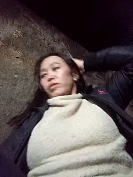 dakota-kis online show from January 13, 1:38 pm