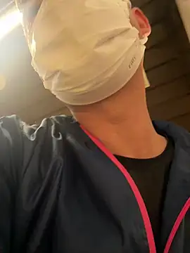 Snapshot of rasuku2025 chatting on March 6, 2:02 pm rasuku2025 online show from March 6, 2:02 pm