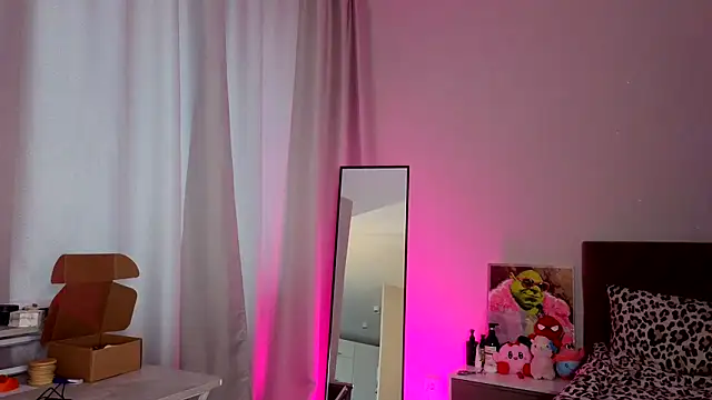 ChrissBerry online show from March 15, 3:34 am