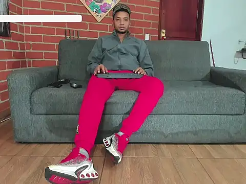 naughty master  online show from April 3, 3:15 am