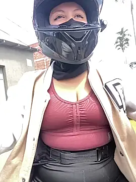 Scarlet auraa online show from February 23, 7:22 pm