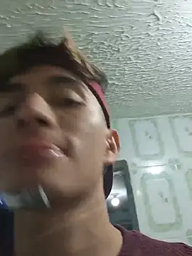 Snapshot of Andy_Kein chatting on May 12, 11:02 pm Andy Kein online show from May 12, 11:02 pm