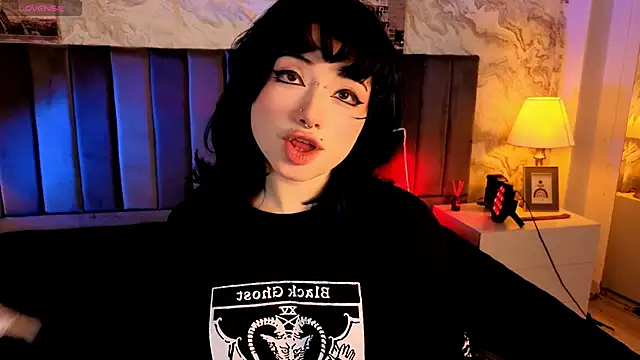 Sienna Desiree online show from May 6, 1:05 pm