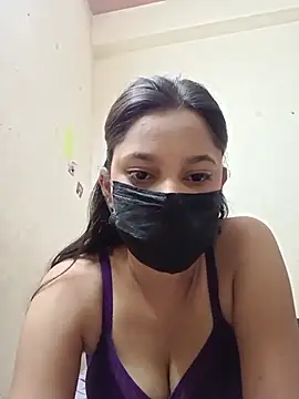Snapshot of sexyyy_sonia chatting on May 19, 5:47 am sexyyy sonia online show from May 19, 5:47 am