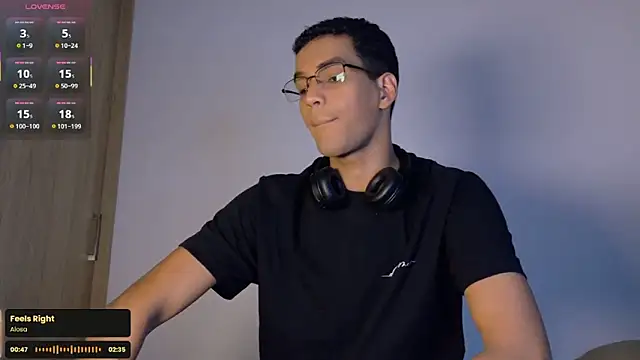 Snapshot of Pikashu7u7 chatting on February 3, 9:31 pm Pikashu7u7 online show from February 3, 9:31 pm