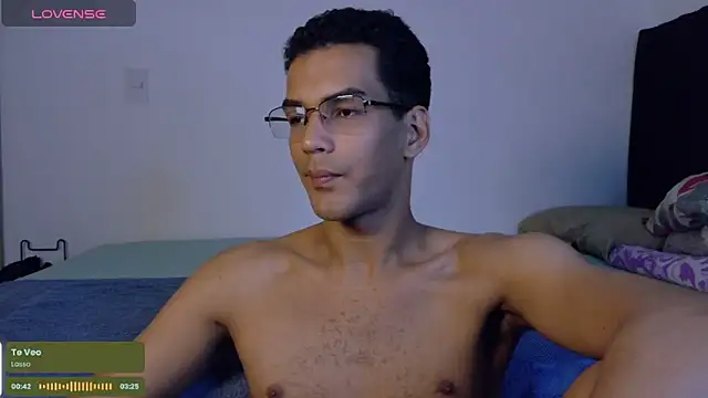 Snapshot of Pikashu7u7 chatting on February 8, 2:59 am Pikashu7u7 online show from February 8, 2:59 am