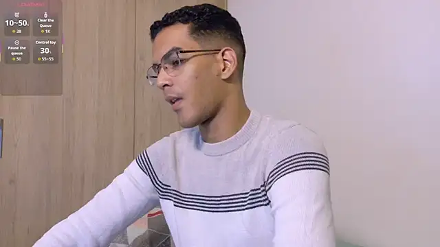 Snapshot of Pikashu7u7 chatting on February 22, 10:47 am Pikashu7u7 online show from February 22, 10:47 am