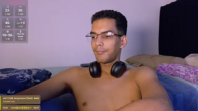 Snapshot of Pikashu7u7 chatting on March 2, 5:08 am Pikashu7u7 online show from March 2, 5:08 am