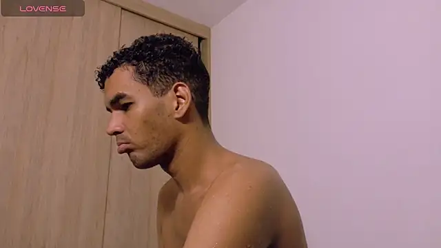 Snapshot of Pikashu7u7 chatting on March 10, 10:59 pm Pikashu7u7 online show from March 10, 10:59 pm