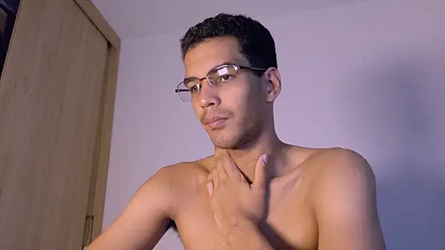 Snapshot of Pikashu7u7 chatting on March 17, 3:11 am Pikashu7u7 online show from March 17, 3:11 am