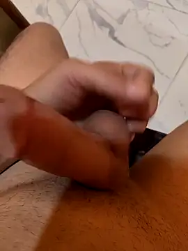 elalmy8890 online show from April 23, 2:41 pm