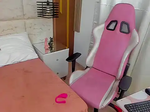 Snapshot of AlahiaEvansz chatting on March 11, 12:38 am AlahiaEvansz online show from March 11, 12:38 am