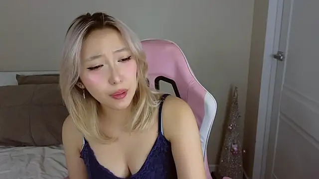 jasmilee online show from February 20, 11:54 am