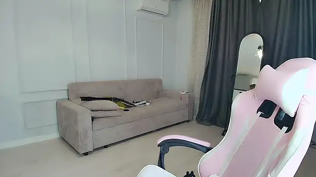 Snapshot of jasmilee chatting on July 4, 12:22 pm jasmilee online show from July 4, 12:22 pm