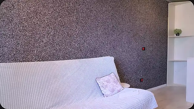 Amanda Luxe online show from June 24, 2:21 am